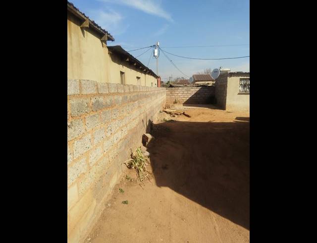 2 BEDROOM HOUSE FOR SALE IN PALM RIDGE EXT 2